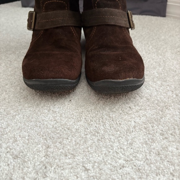 Women's Brown leather Boots with Faux Fur top. - Picture 3 of 7